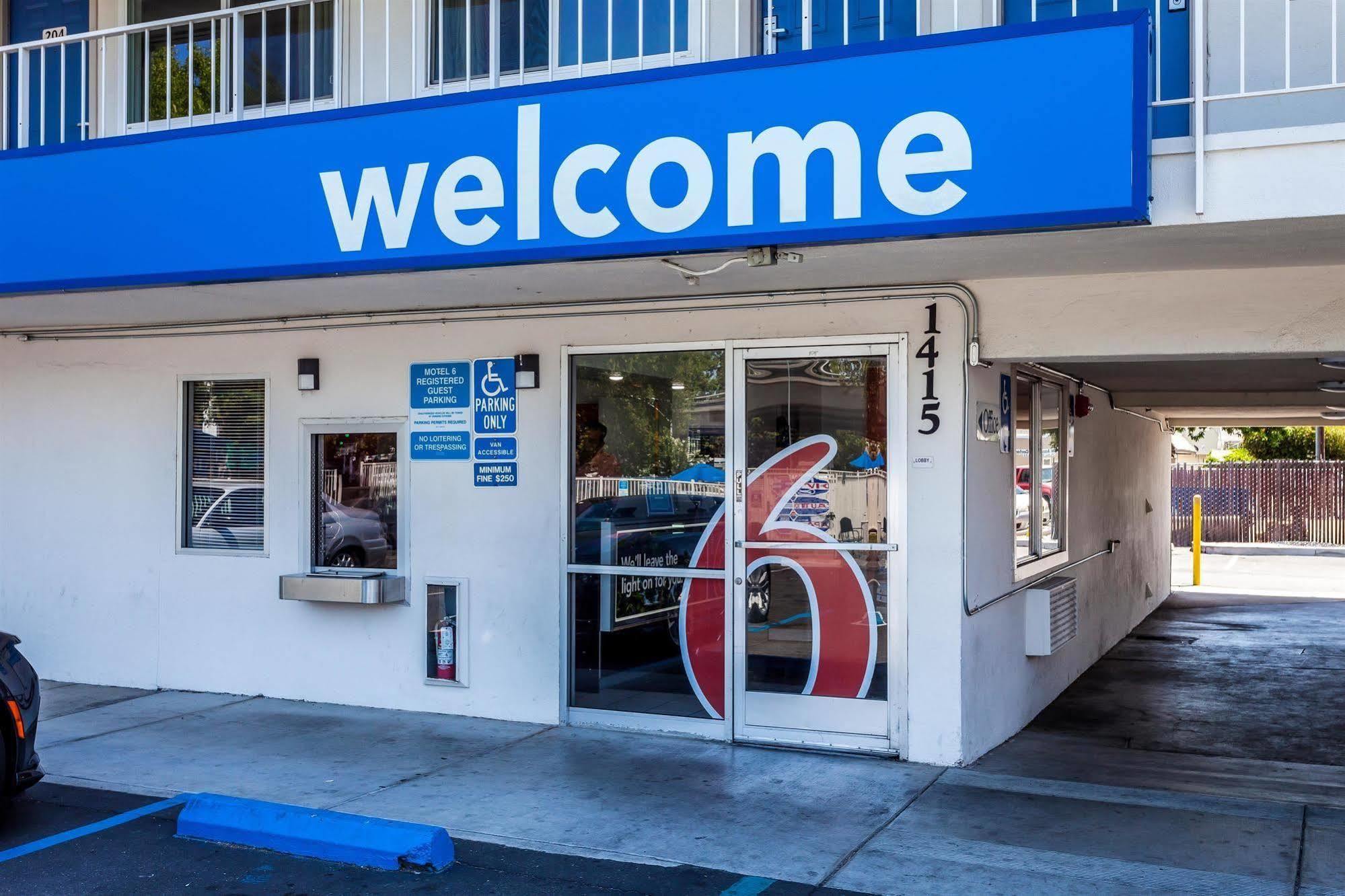 Motel 6 Sacramento, Ca - Downtown 외부 사진