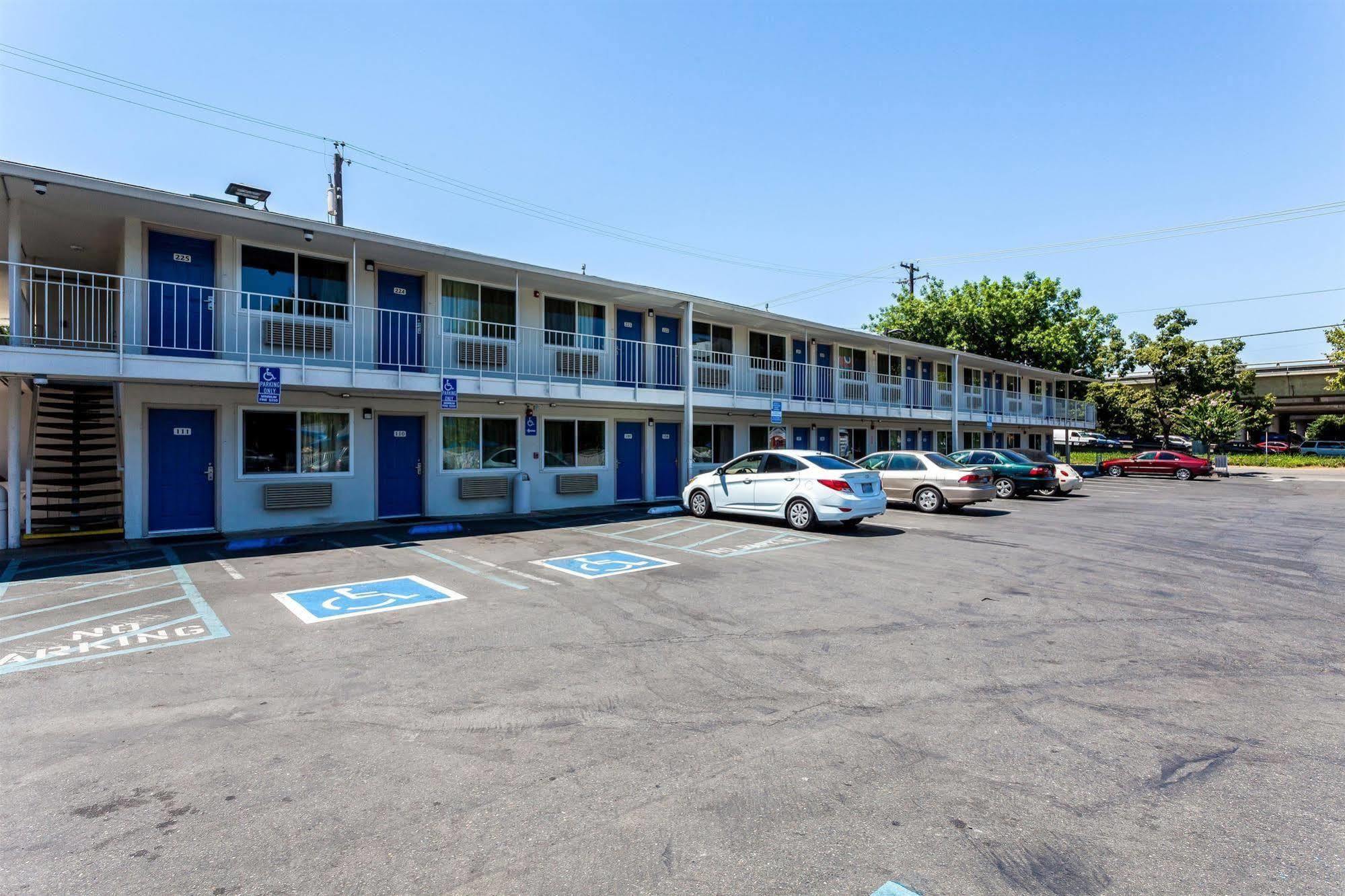 Motel 6 Sacramento, Ca - Downtown 외부 사진