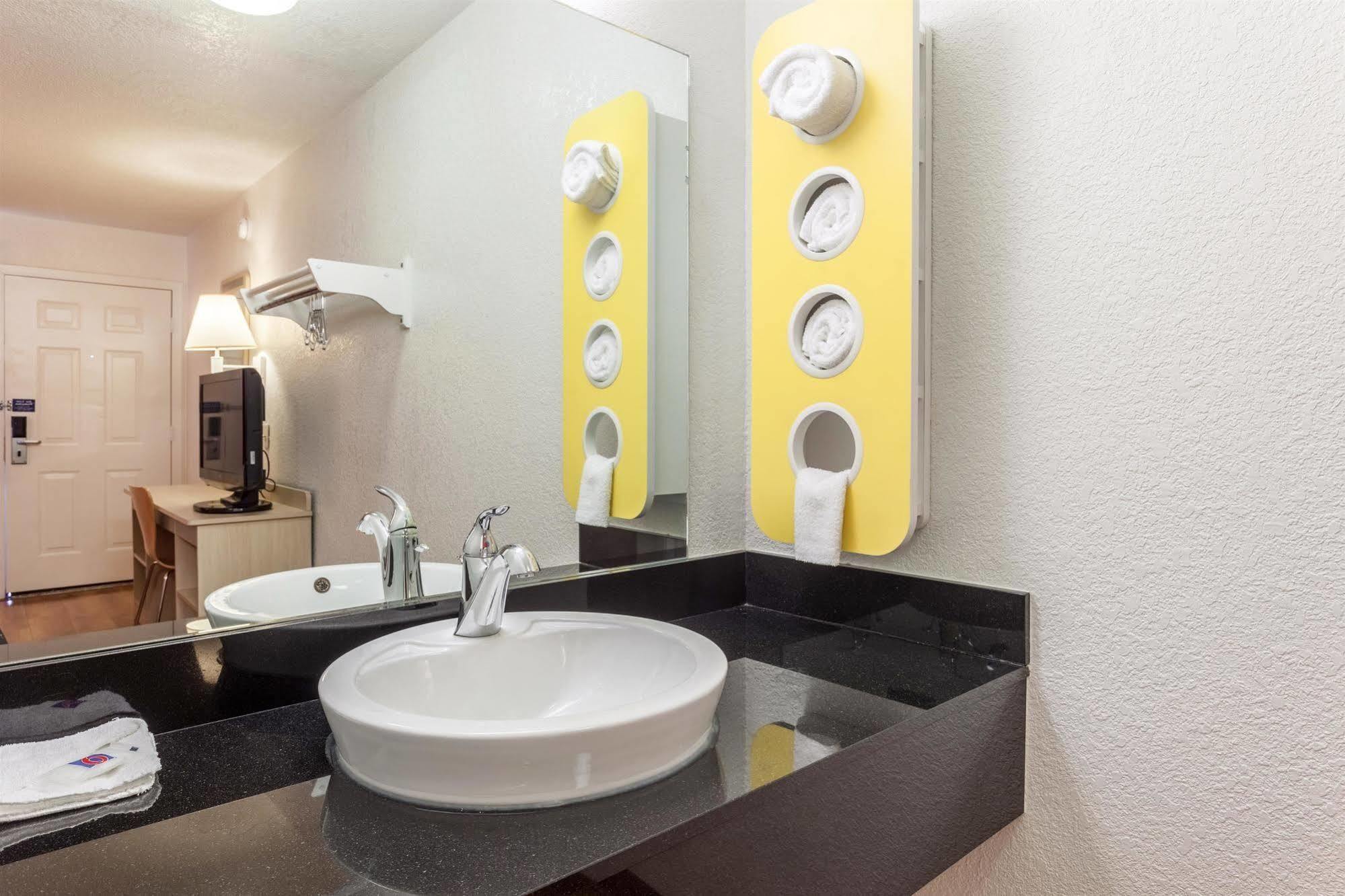 Motel 6 Sacramento, Ca - Downtown 외부 사진